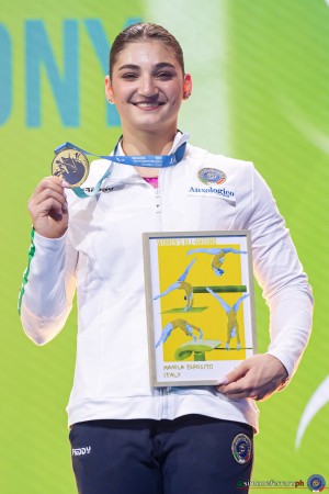 wag aa f podium sfe08079 copia simone ferraro ph